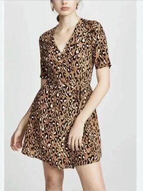 Diane Von Furstenberg SAVILLA SILK DRESS
WHITMAN BEIGE Size 4